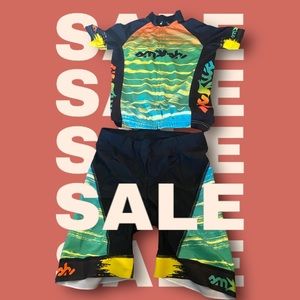 EUC Small SMASHFEST SMASH FEST Shorts and top shirt Multicolored. Nice set.